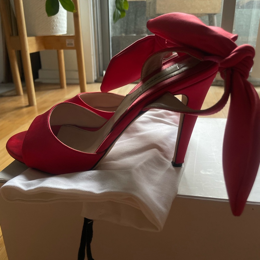 Carve  Red Satin Women's Heels